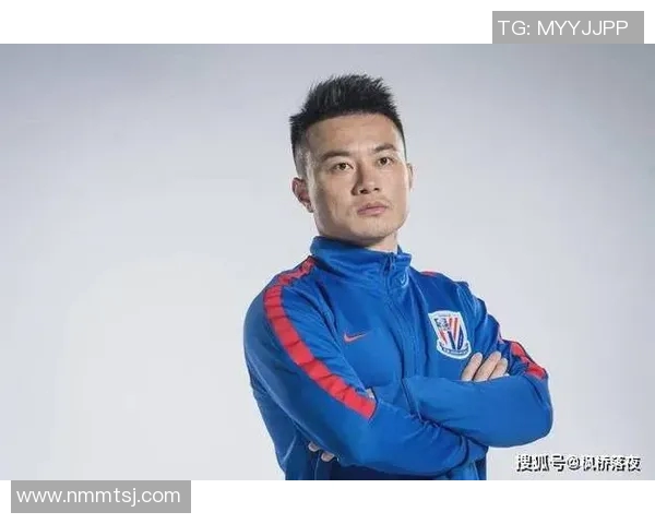 中国足球明星穿着13号球衣的传奇故事与影响力分析 中国足球明星穿着13号球衣的传奇故事与影响力分析